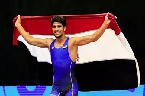 الميدالية السابعة تاريخيًا لمصر.. محمد حسن يتوج بذهبية بطولة العالم للمصارعة للشباب
